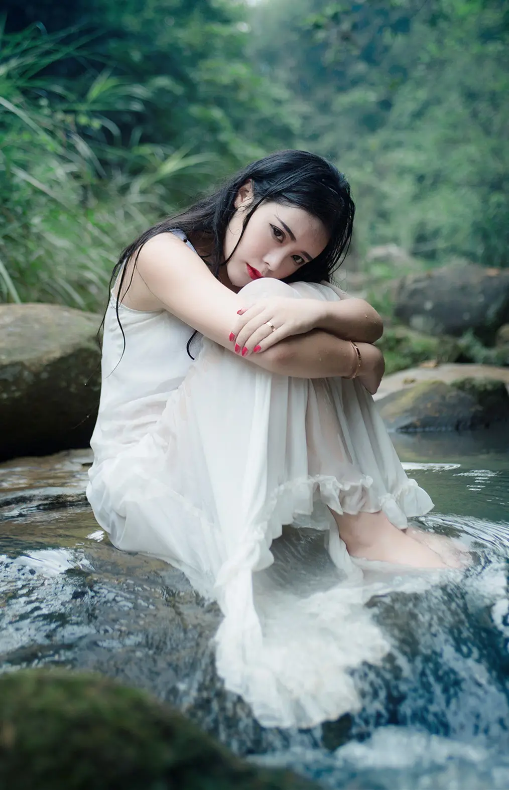 普洱郑州高端私人伴游小野梨子